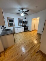 3078 S Kinnickinnic Ave, Unit Upper in Milwaukee, WI - Building Photo