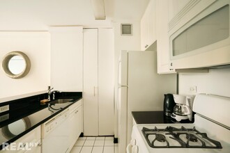 271 W 47th St in New York, NY - Building Photo - Building Photo