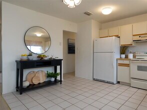 3087 Idlewood St in North Port, FL - Foto de edificio - Building Photo