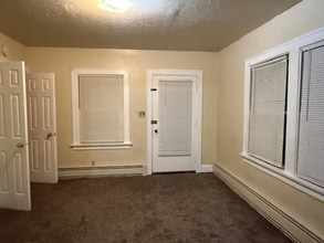 684 E 160th St in Cleveland, OH - Building Photo - Building Photo