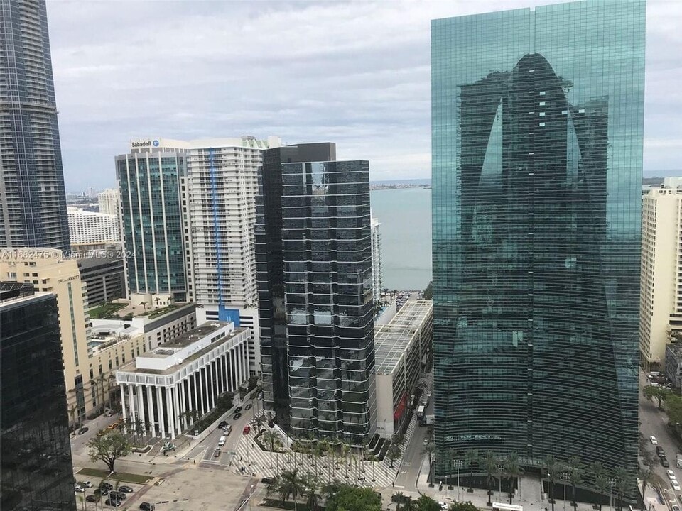 1300 S Miami Ave in Miami, FL - Building Photo