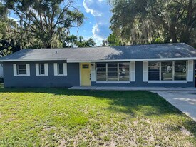 108 Dellwood Ave in Palatka, FL - Building Photo