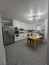 249 Berkeley Ave in Bloomfield, NJ - Foto de edificio - Building Photo