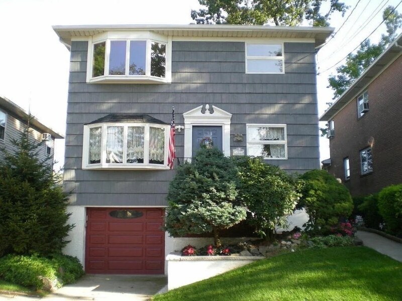482 O'Gorman Ave in Staten Island, NY - Foto de edificio
