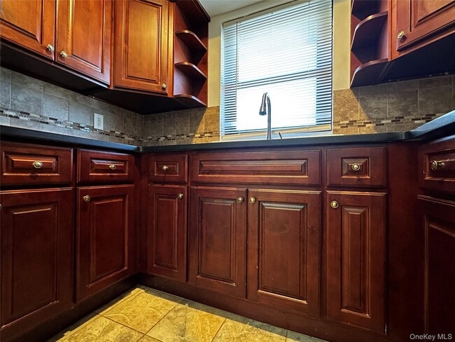 79 Bailey Ct in Middle Island, NY - Building Photo - Building Photo