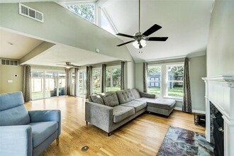 713 Sue Barnett Dr in Houston, TX - Building Photo - Building Photo