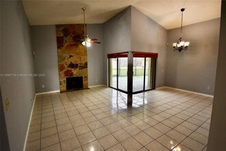 15015 SW 52nd Ln in Miami, FL - Building Photo - Building Photo