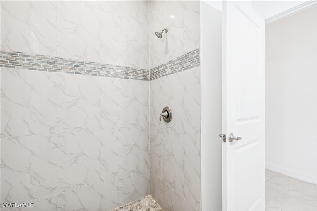4206 NW 38th Terrace in Cape Coral, FL - Building Photo