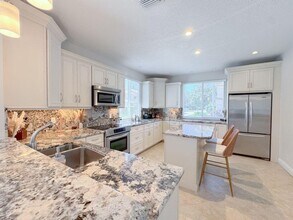 6819 Via Regina in Boca Raton, FL - Building Photo - Building Photo