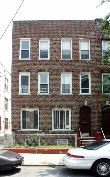 2237 E 21st St in Brooklyn, NY - Foto de edificio