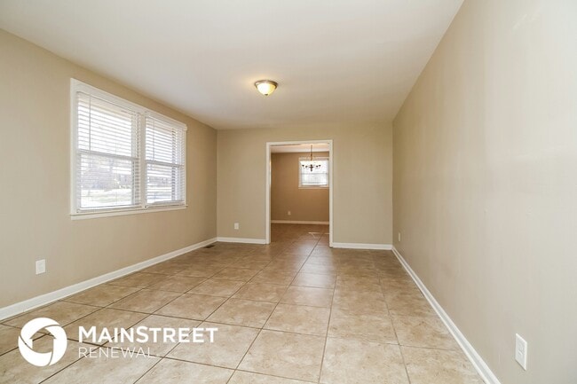 156 John D St in La Vergne, TN - Foto de edificio - Building Photo