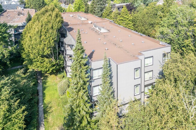 7400 Moffatt Rd in Richmond, BC - Building Photo - Building Photo