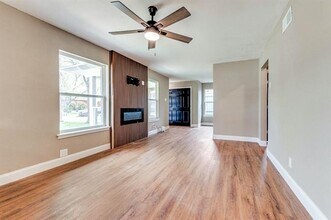 2618 San Marcus Ave in Dallas, TX - Building Photo - Building Photo