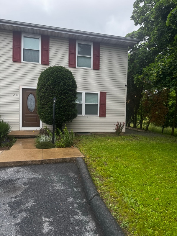 property at 231 N Center St