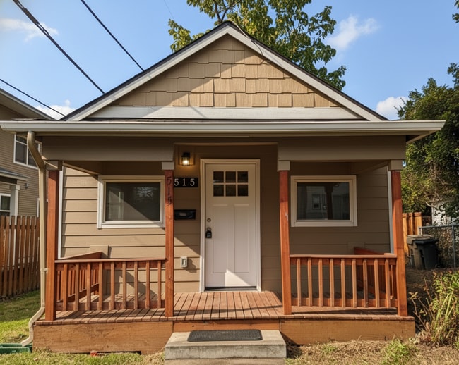 property at 515 NW Polk Ave