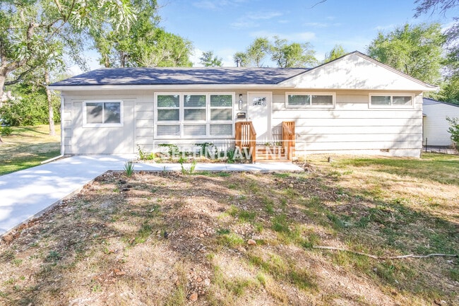 property at 401 Lacy Ln