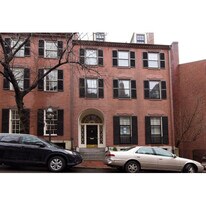 14 Chestnut St in Boston, MA - Building Photo