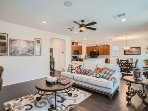 2471 Sunrise Rd in Round Rock, TX - Building Photo - Building Photo