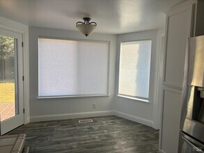9587 Wellington Cir in Windsor, CA - Building Photo - Building Photo