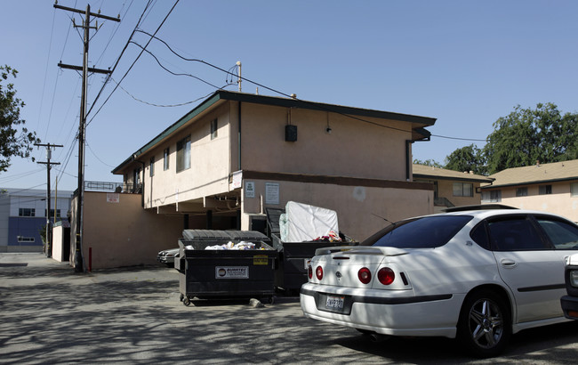 Colonial Gardens Apartments in Upland, CA - Building Photo - Building Photo