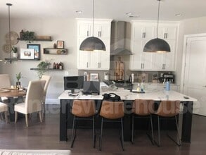 1974 Drew Dr in Atlanta, GA - Building Photo - Building Photo