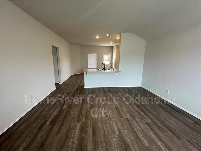 2015 Taylor St in Chickasha, OK - Building Photo - Building Photo