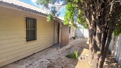 8205 Glen Shadow Dr in San Antonio, TX - Building Photo - Building Photo