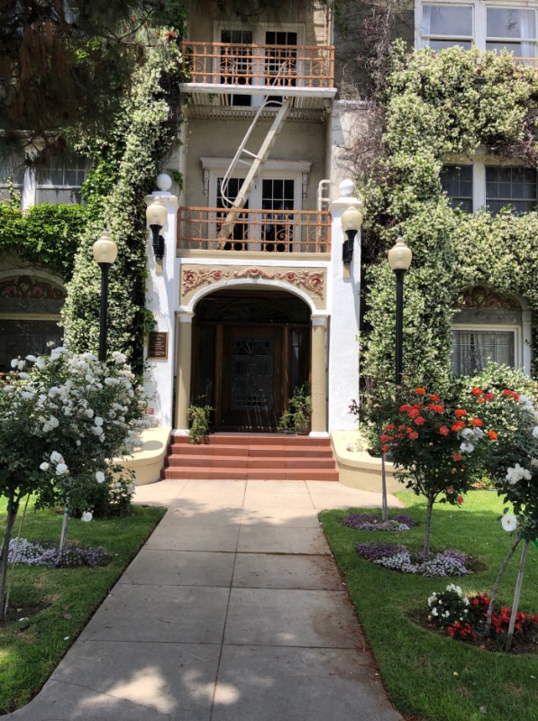 1935 N Vermont Ave in Los Angeles, CA - Building Photo - Building Photo