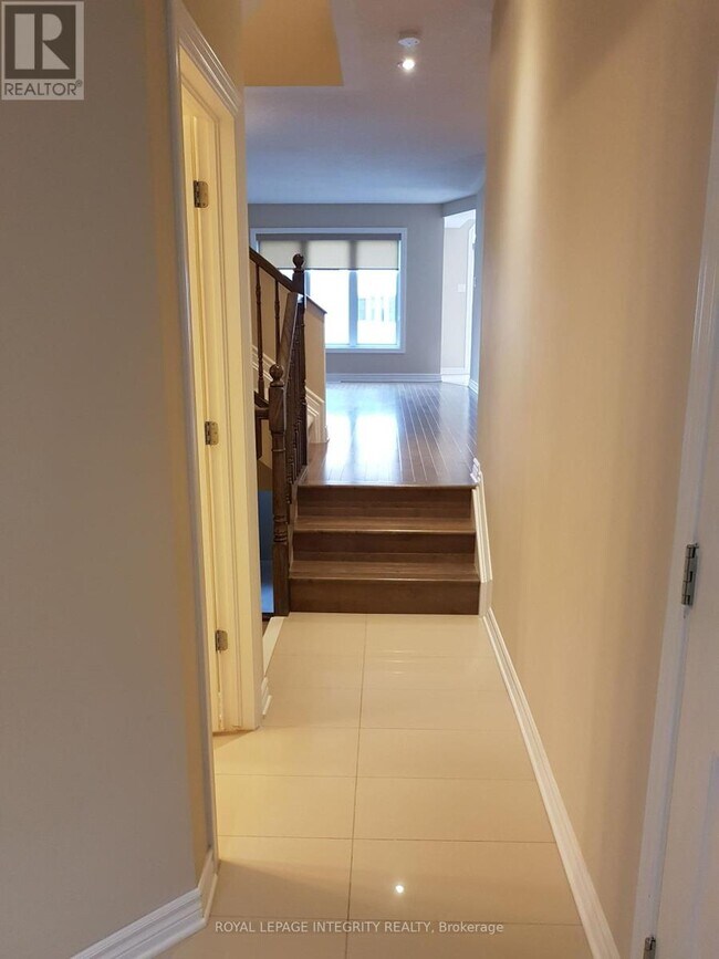 348 Tourmaline Cres in Ottawa, ON - Building Photo - Building Photo