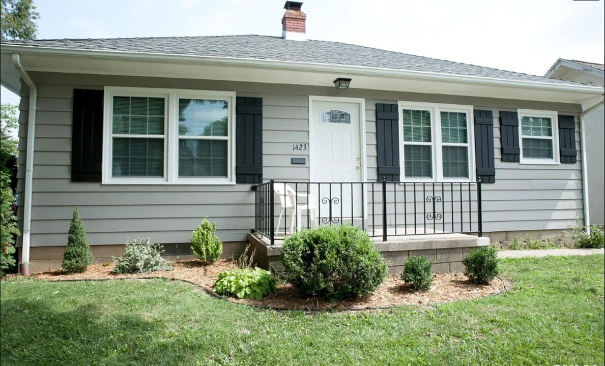 1423 W Margaret Ave in Peoria, IL - Foto de edificio