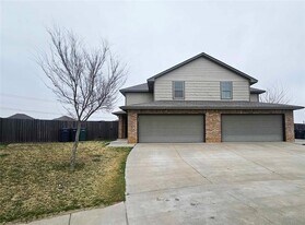 8803 SW 45th St in Oklahoma City, OK - Building Photo