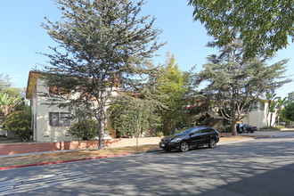 1201 Idaho Ave in Santa Monica, CA - Building Photo - Building Photo