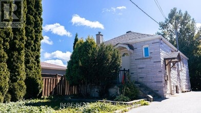 33 Juliet Crescent in Toronto, ON - Building Photo - Building Photo