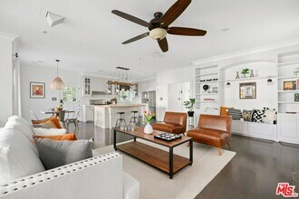 11217 Kling St in Los Angeles, CA - Building Photo - Building Photo