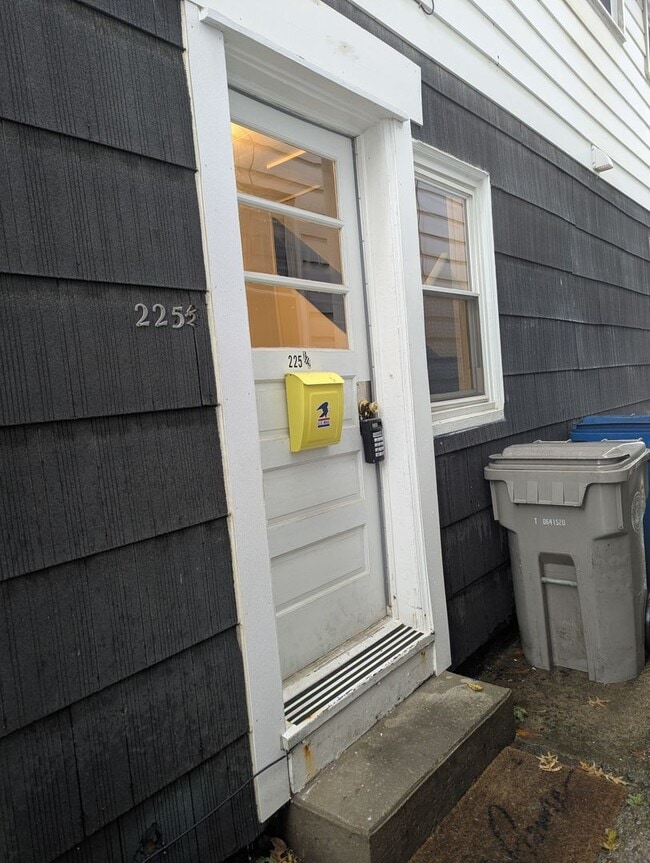 225 Poplar St in Meadville, PA - Building Photo - Building Photo