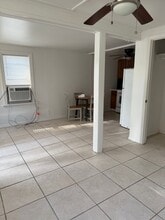 919 N Grandview Ave, Unit 5 in Daytona Beach, FL - Foto de edificio - Building Photo