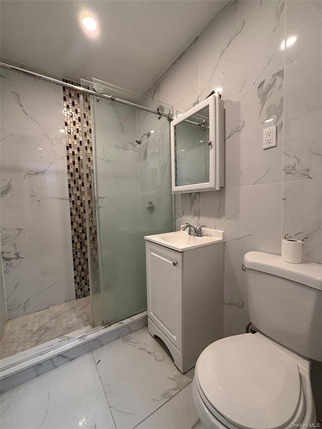 730 E 217th St in Bronx, NY - Building Photo - Building Photo