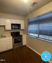 1404 Manteo St in Durham, NC - Foto de edificio - Building Photo