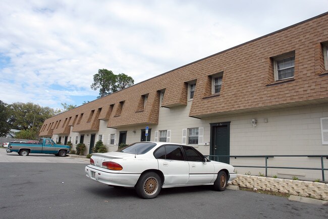 Moonshadow Apartments in Ocala, FL - Building Photo - Building Photo
