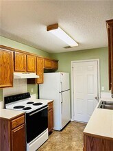 1160 S Jasmine Ln in Fayetteville, AR - Foto de edificio - Building Photo