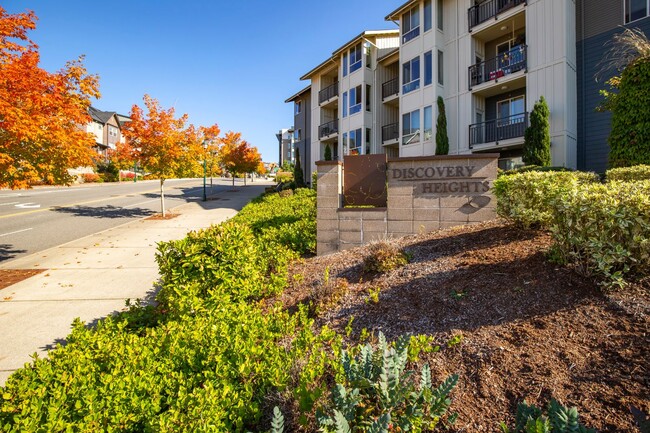 Discovery Heights in Issaquah, WA - Foto de edificio - Building Photo