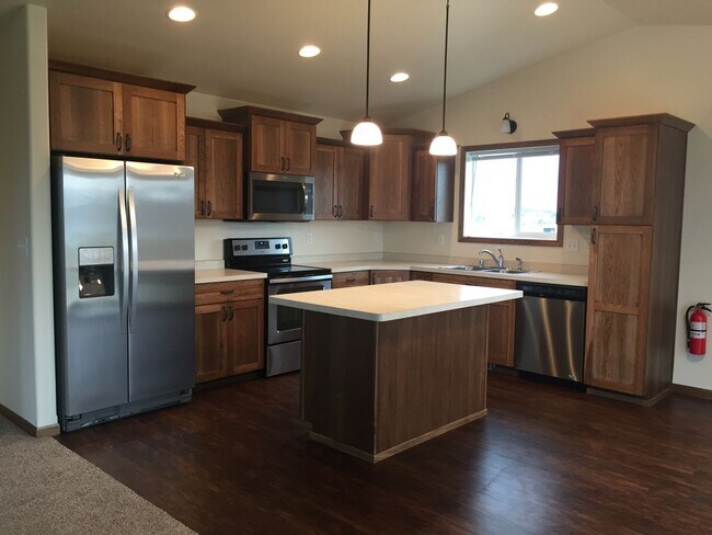 4546 13th St S in Moorhead, MN - Building Photo - Building Photo