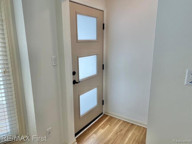 4516 Robinwood Ave in Royal Oak, MI - Foto de edificio - Building Photo