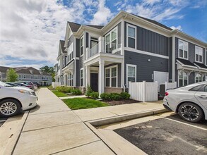 12105 Oxford Lndg Dr in Glen Allen, VA - Building Photo - Building Photo