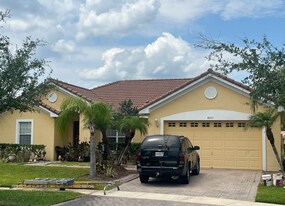 4053 Clipper Ct in Kissimmee, FL - Building Photo