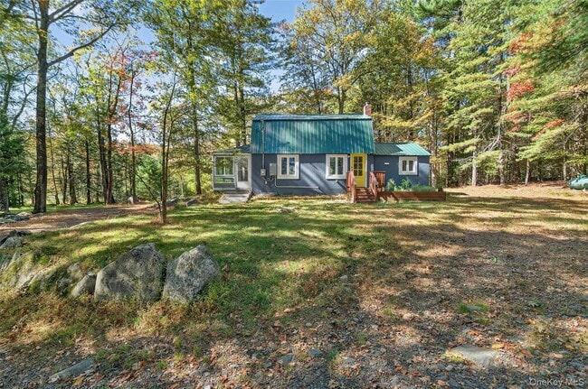 24 Old Westbrookville Rd in Wurtsboro, NY - Building Photo - Building Photo