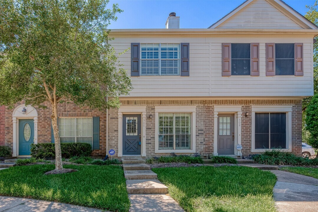 2930 Grants Lake Blvd in Sugar Land, TX - Foto de edificio