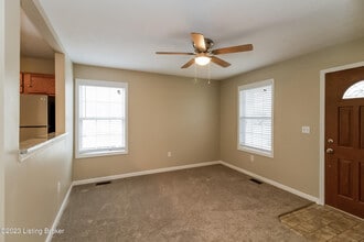 3219 Welman Dr in Louisville, KY - Foto de edificio - Building Photo