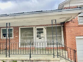 427 S Center Ave in Ada, OK - Building Photo