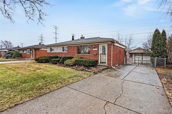 30745 Iroquois Dr in Warren, MI - Building Photo - Building Photo